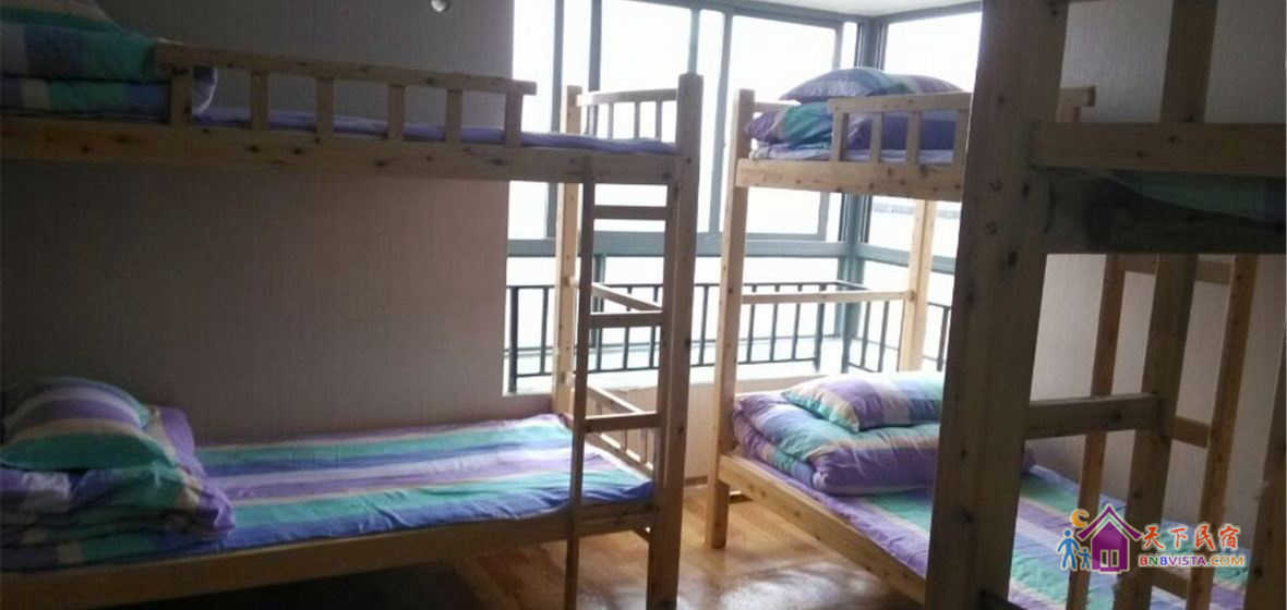 绚丽男女混合六人房(床位)