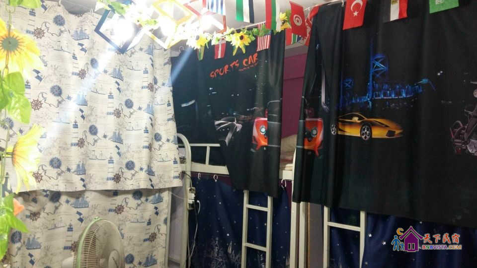 豪华男生六人间