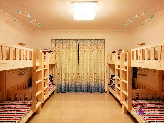 男生八人间床位