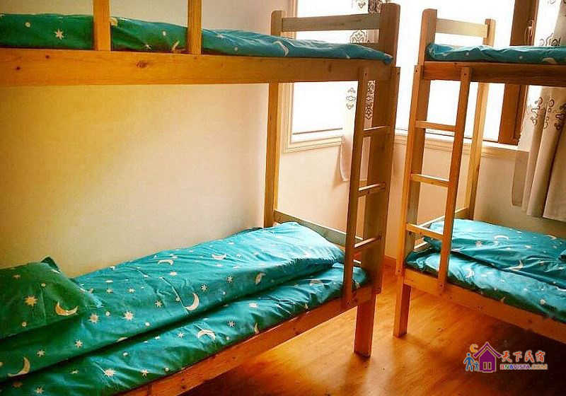 男生六人间(床位房)