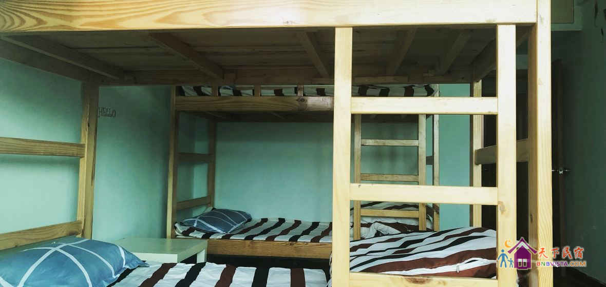 小哥哥四人间(床位)