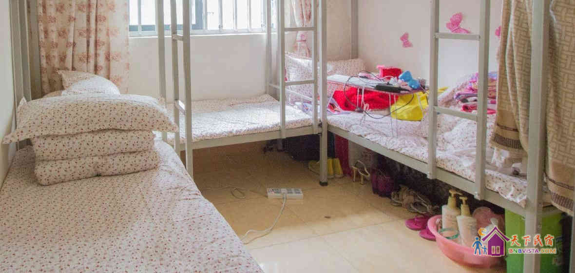 女生八人床位房