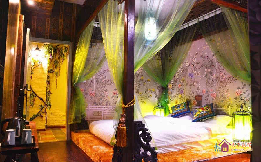 外窗空调中式古典大床房