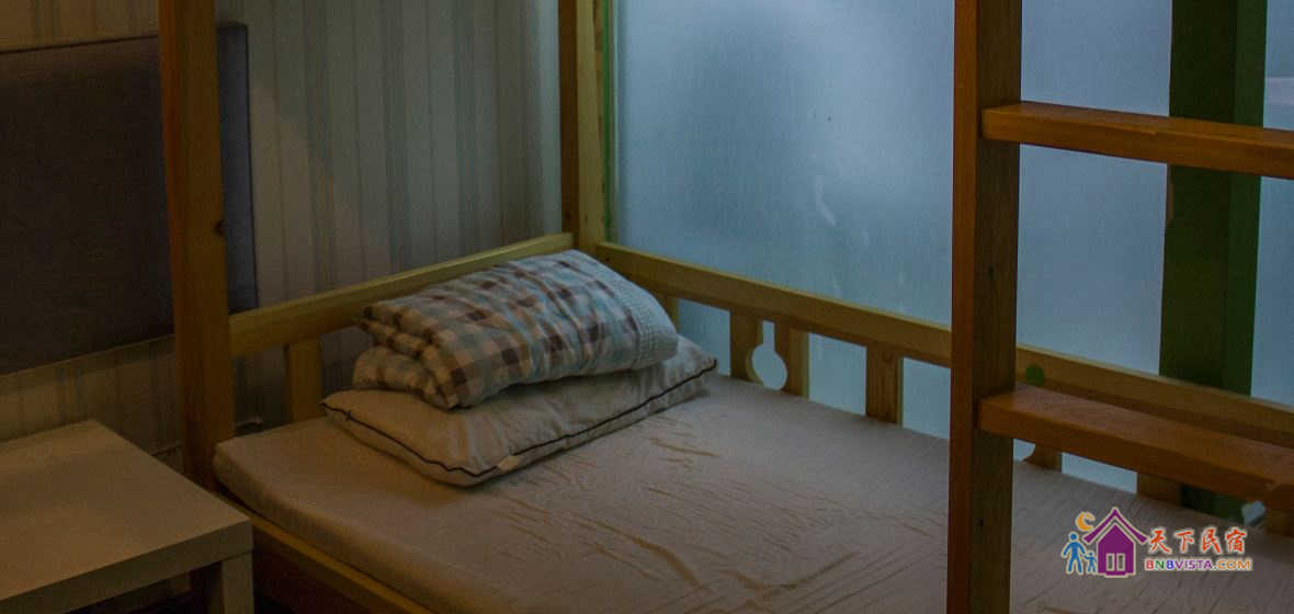 独卫空调青木时代女生四人间