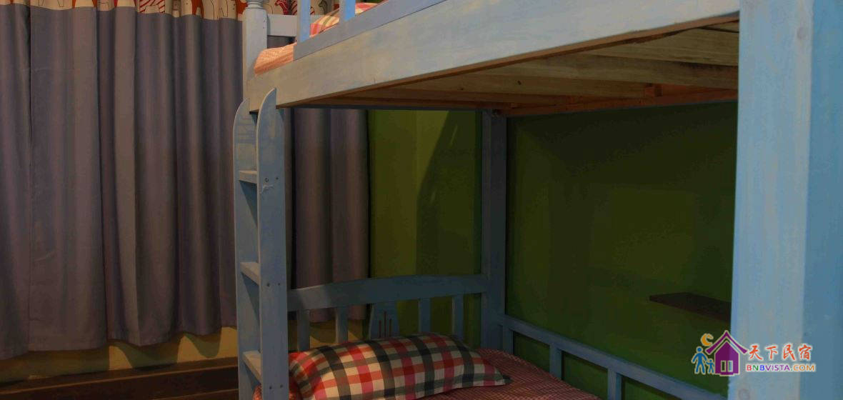 独卫空调男生四人床位房