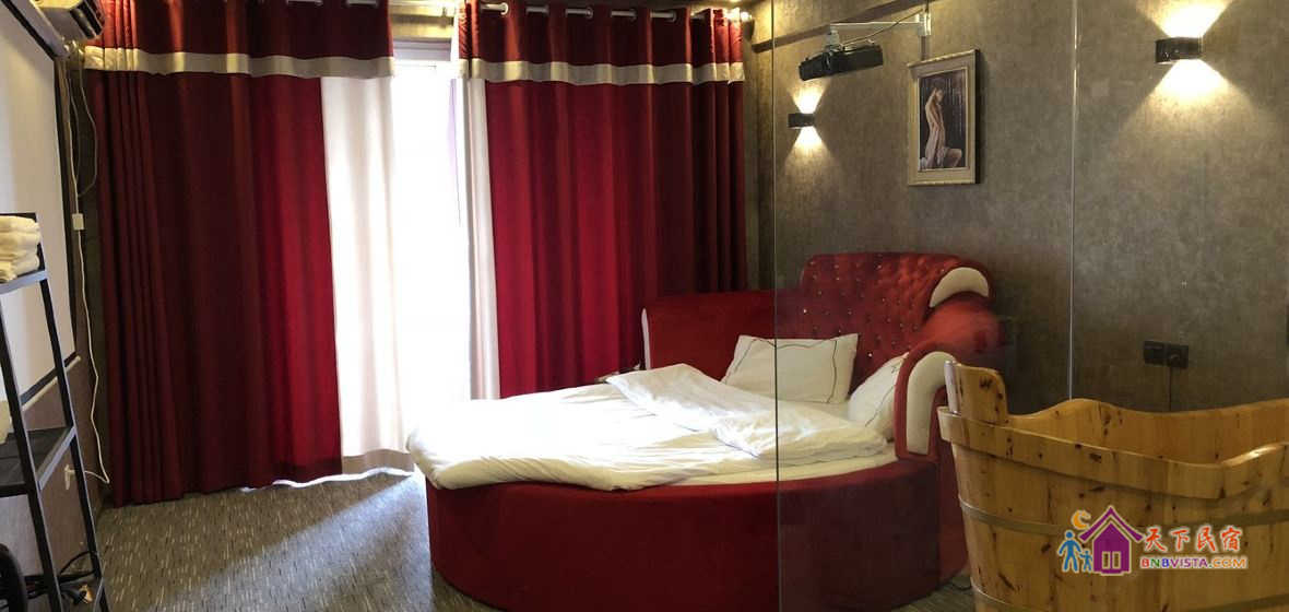 花好月圆一室圆床房