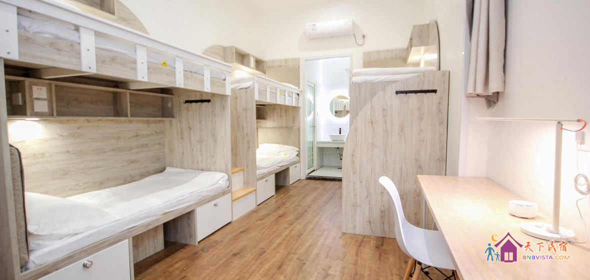 欢乐女生六人床位房