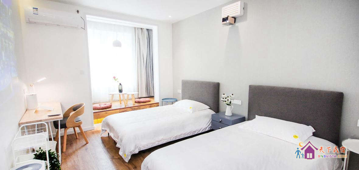 花园观影双床房