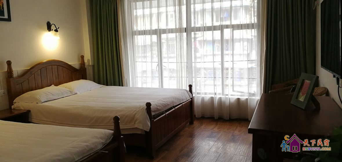 温馨家庭亲子房