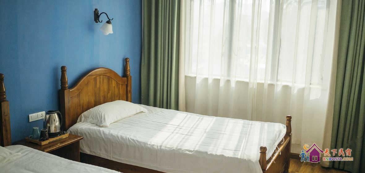 实木阳光双人房