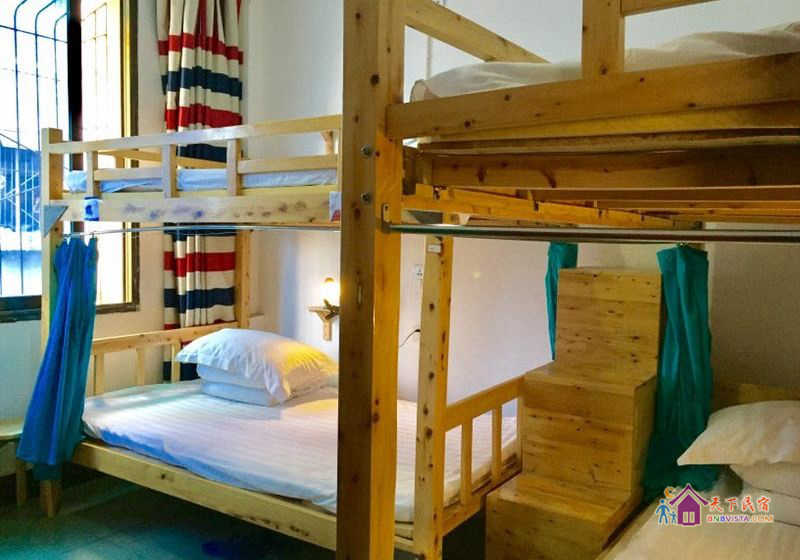 阳光舒适4人间(床位)