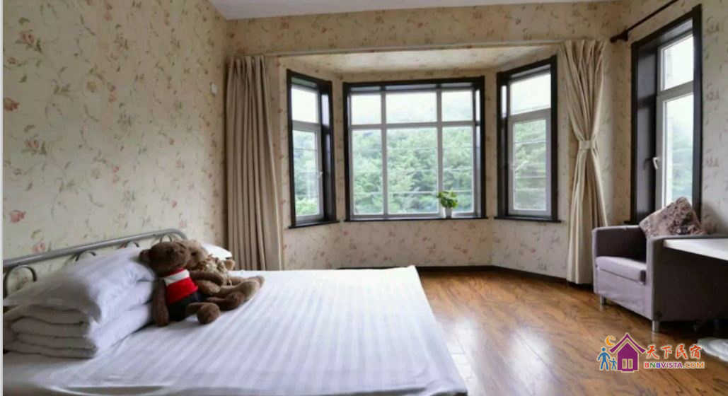 标准三室一厅套房(无窗)