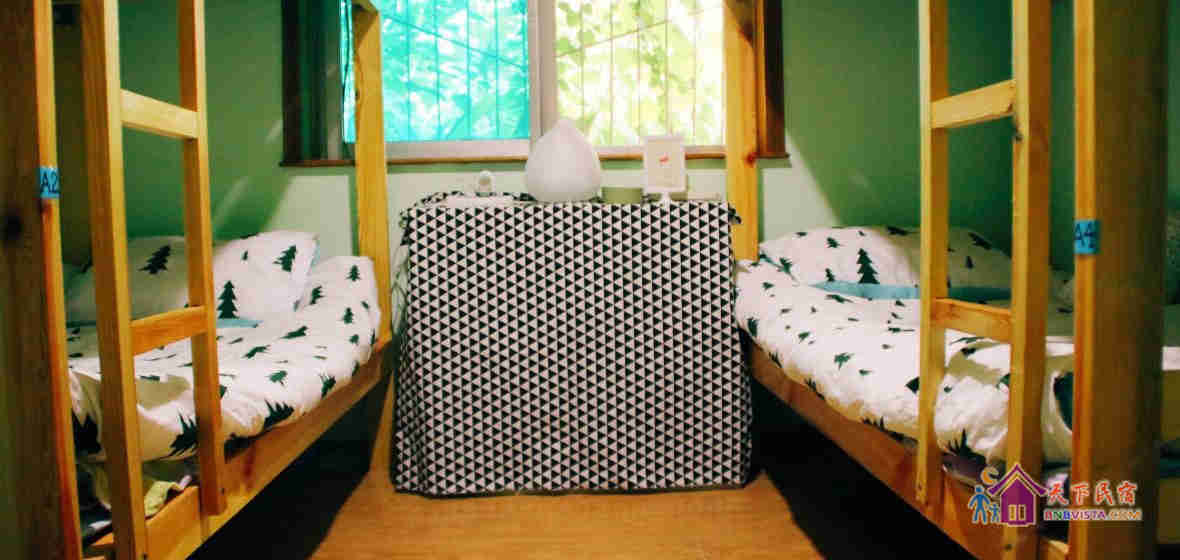 男生四人间(床位)