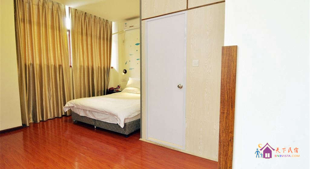 女生四人间床位