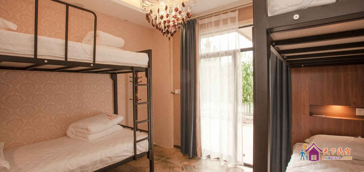 男生4人间(床位)