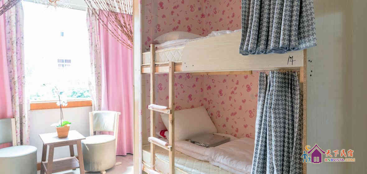 女生精品四人间(床位)(公共卫浴)