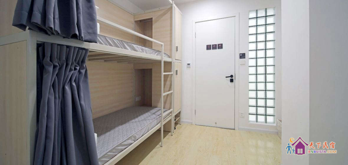 男生四人床位房(独卫)