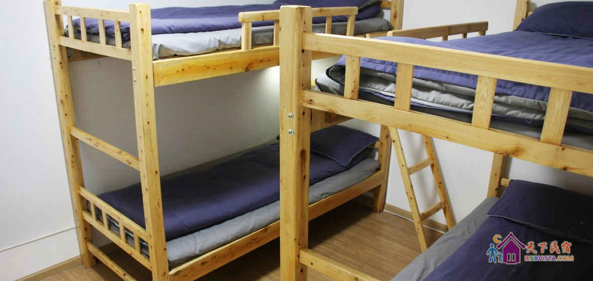 汉子四人床位房