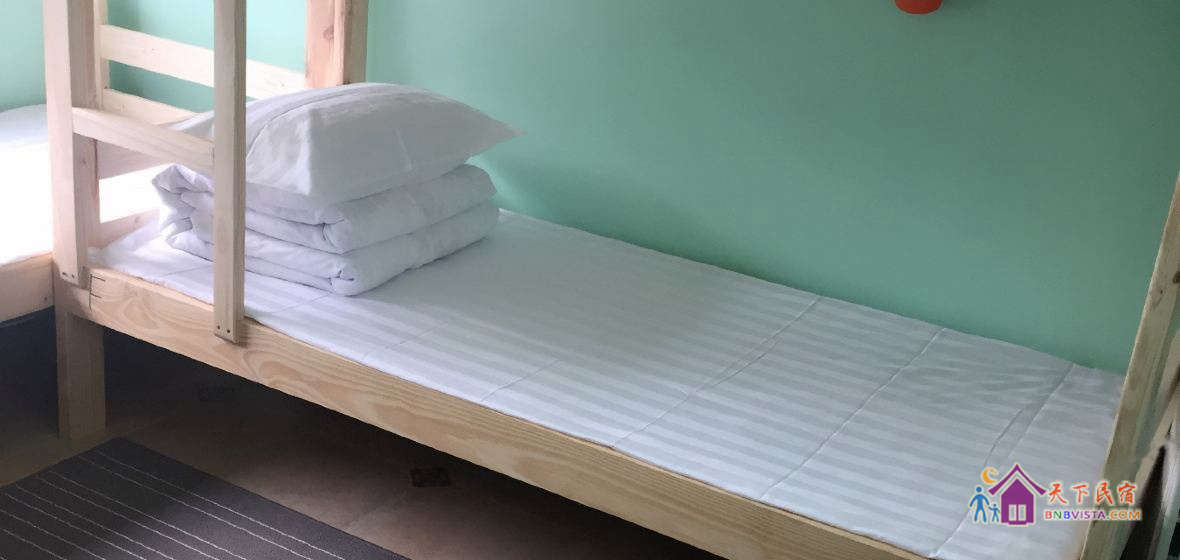 熊猫六人间(床位房)