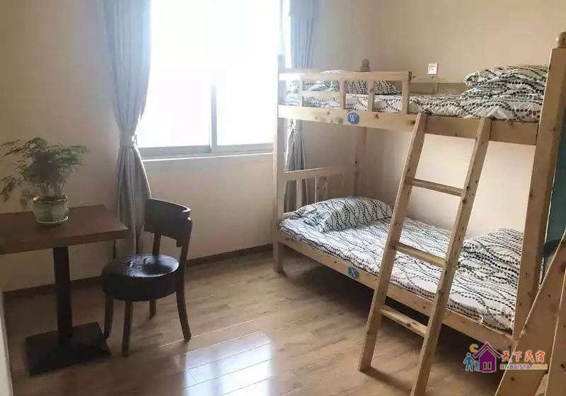 温馨六人间（床位）