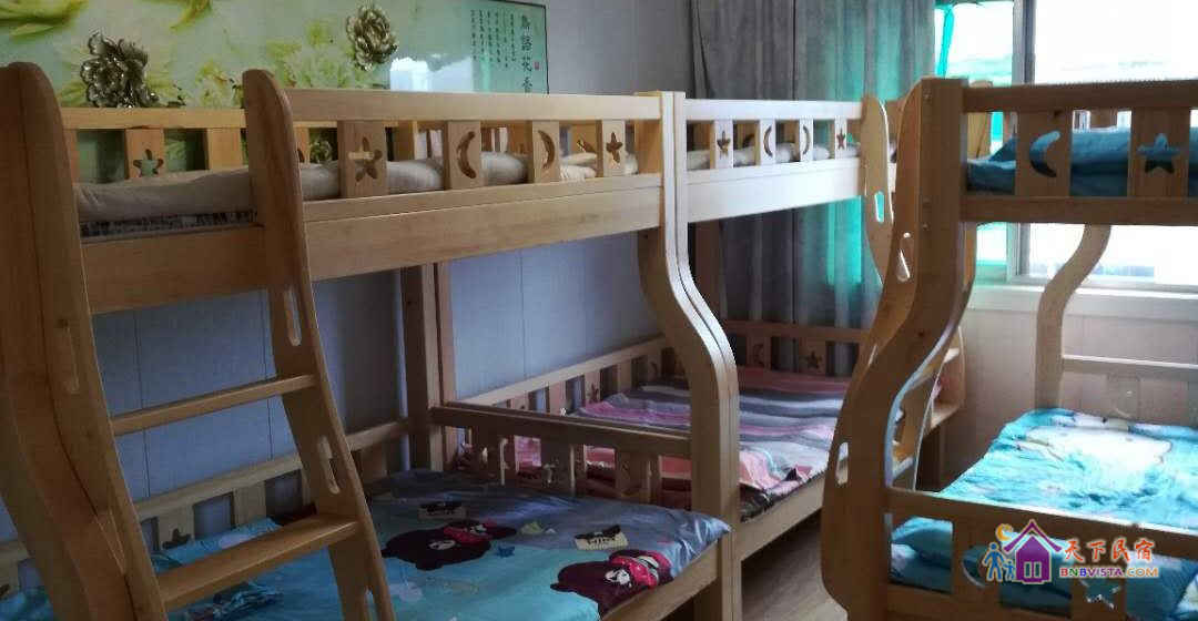 豪华男神6人间(床位)(公共卫浴)