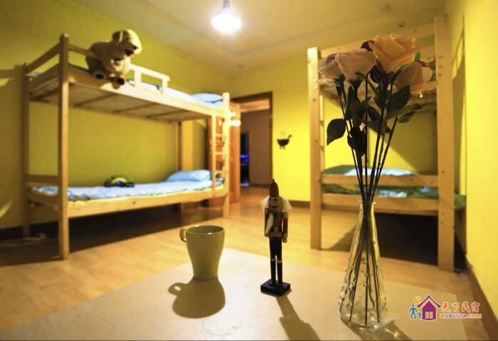 女生六人间(床位)