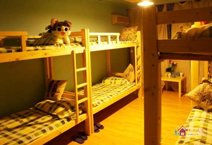 男生八人间(床位)