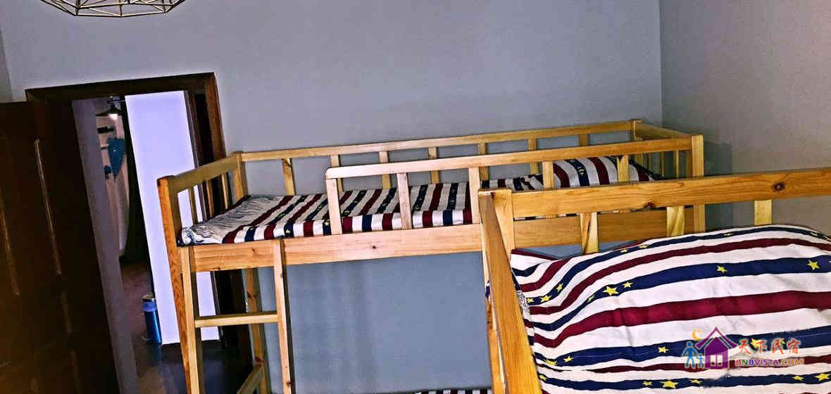 女生6人间(床位)