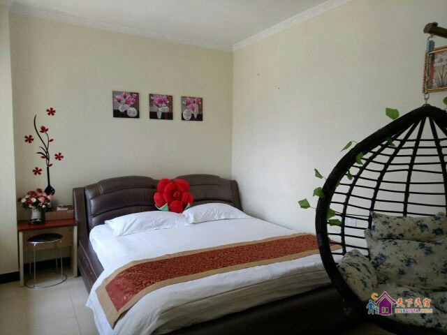 吊篮情侣大床房