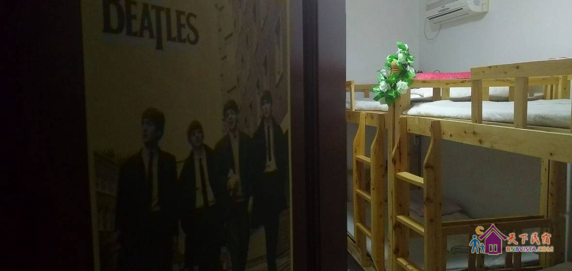 男生四人床位房