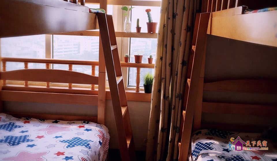 男生四人床位房