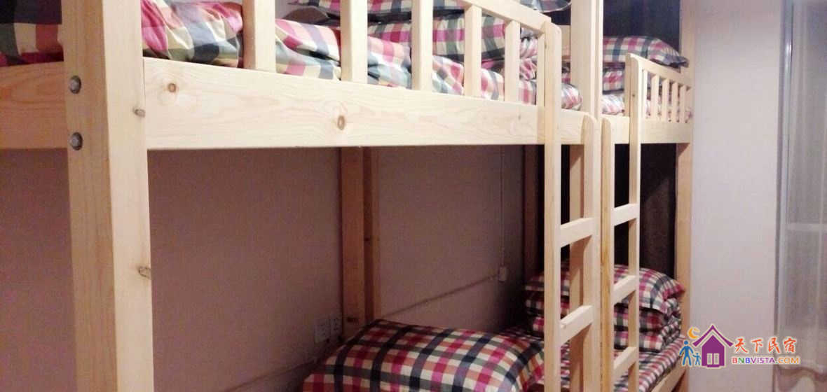 舒适女生8人床位房