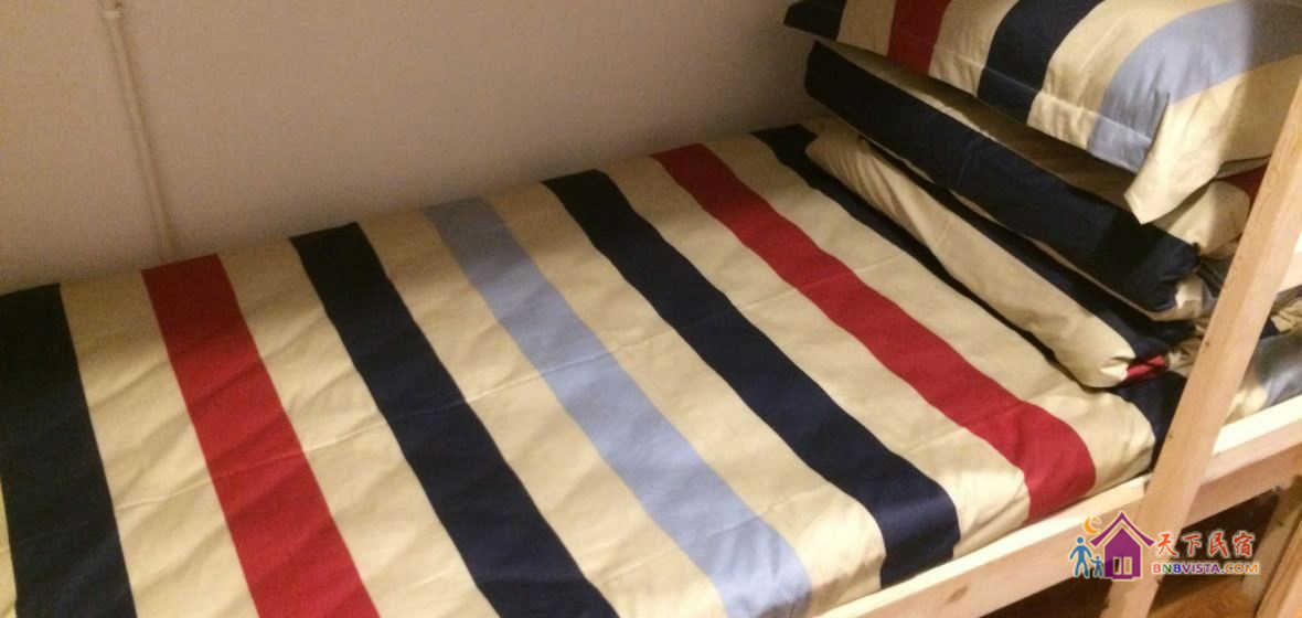 舒适男生8人床位房