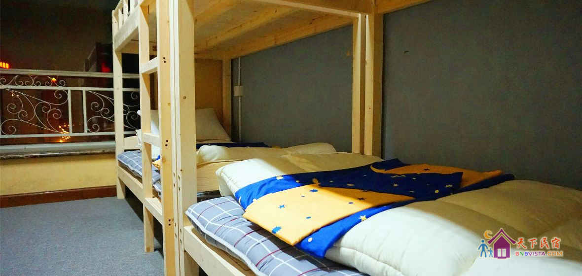 男生六人间(床位)