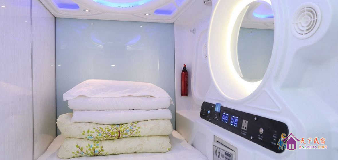 豪华竖舱间