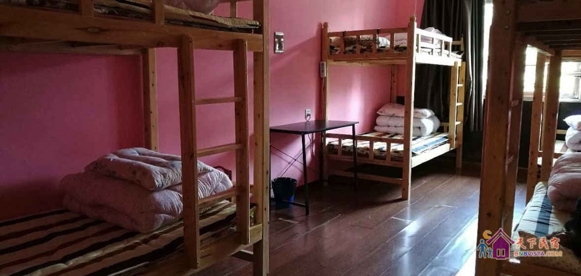 女生八人间(床位)