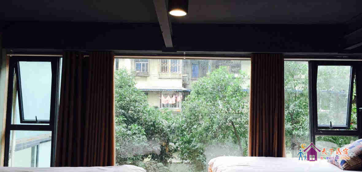 多人女生LOFT床位房