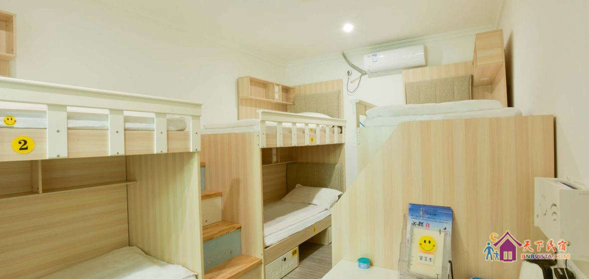 欢乐女生六人床位房