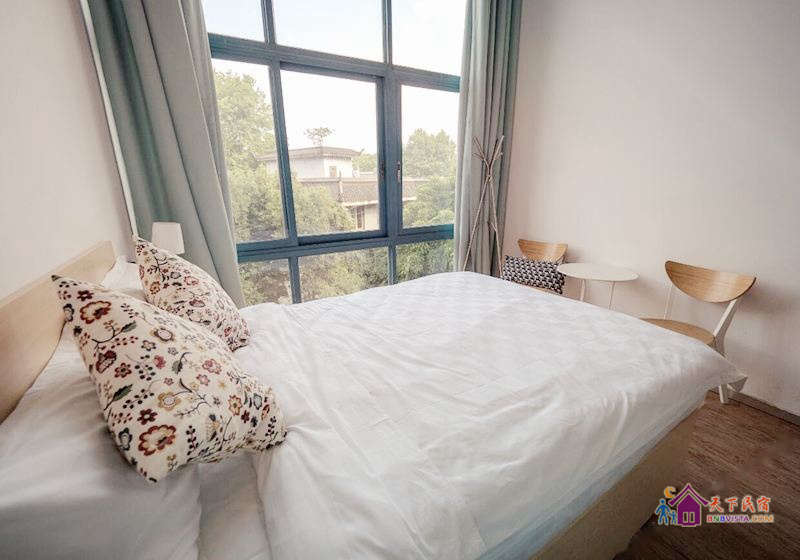 阳光观景大床房