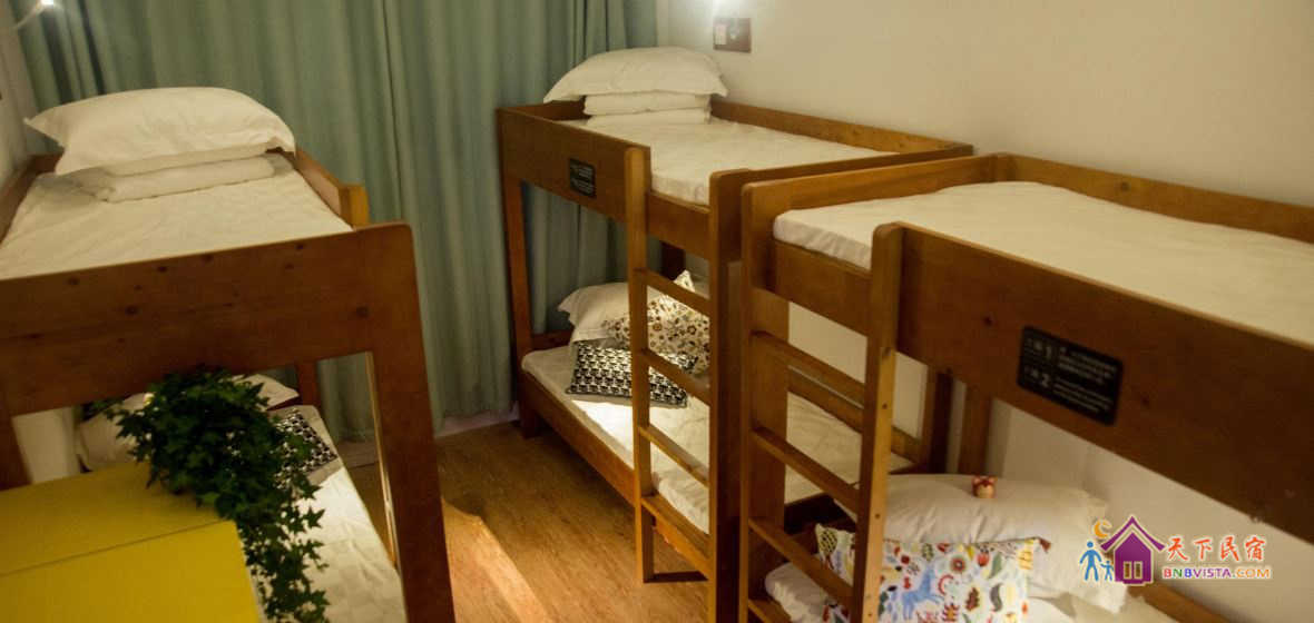 舒适男生6人间(床位)