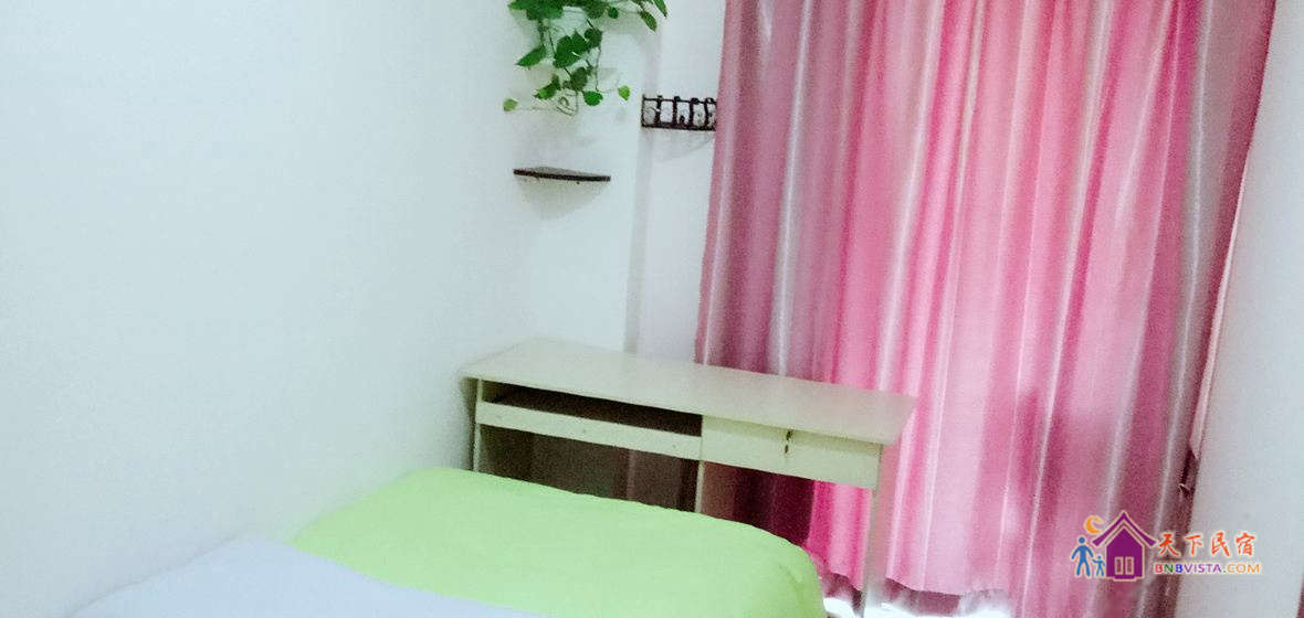 温馨单人阳台房