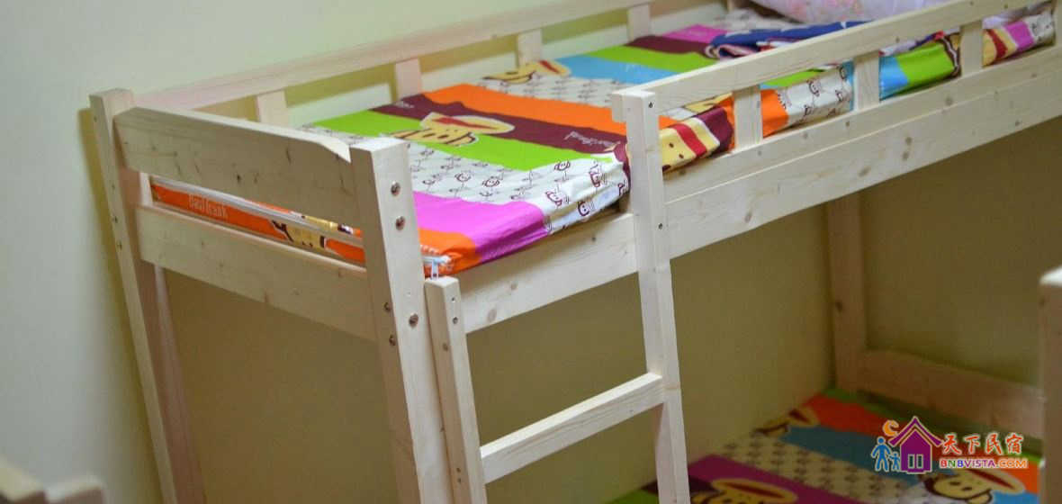 女生夜景八人间