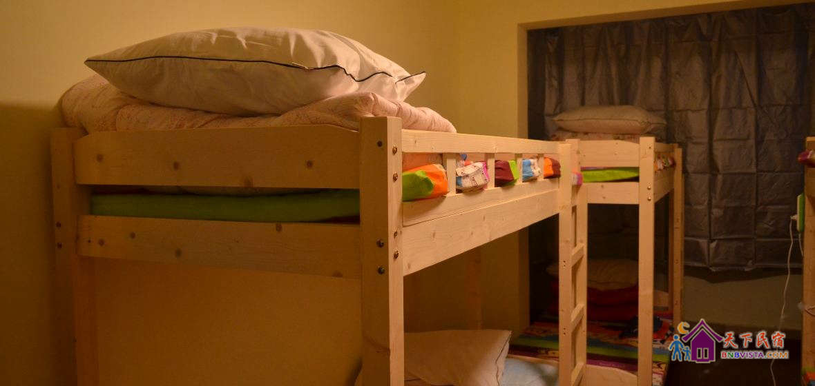 男生十人间床位房
