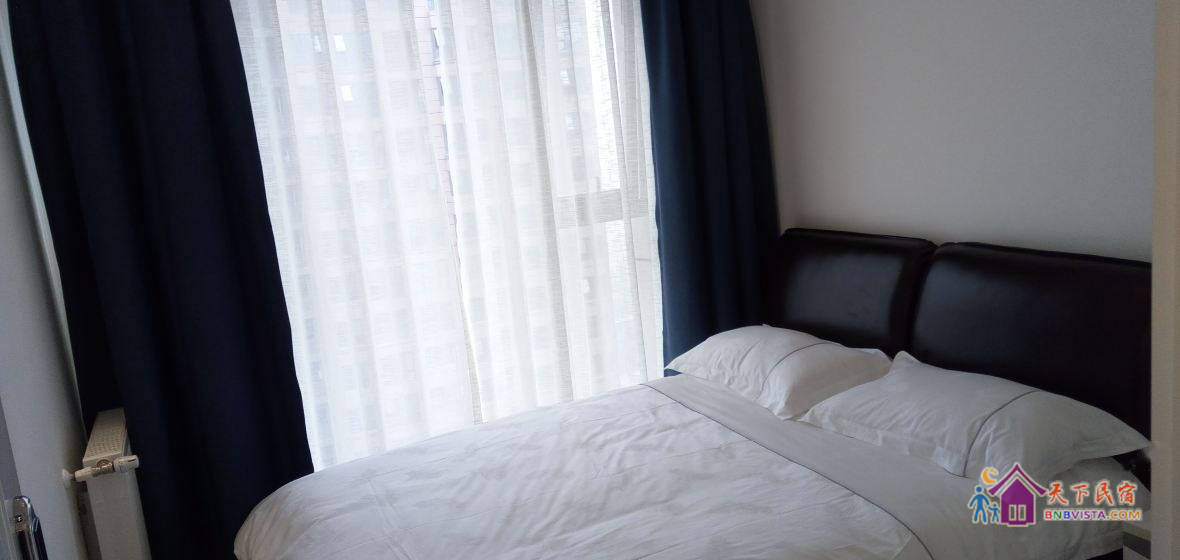 美式小屋女生大床房