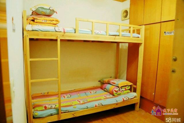 经典男生六人床位房