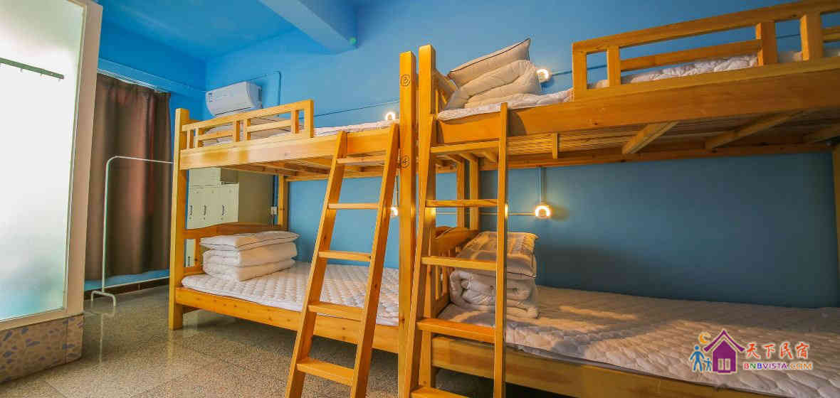 女生独卫八人间(床位)