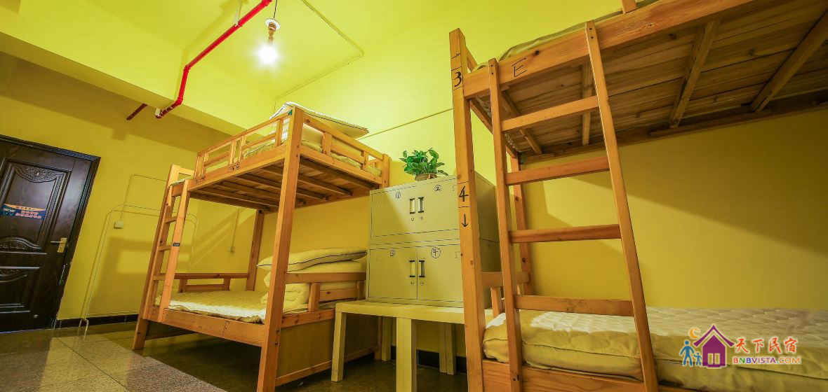 男生公卫四人间(床位)