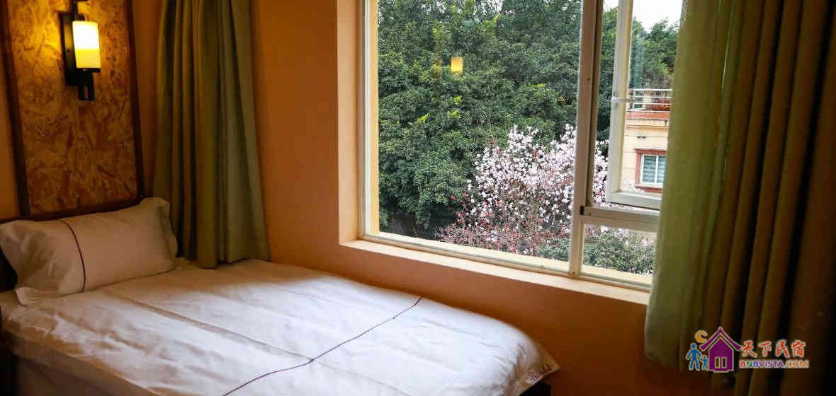 相依庭园榻榻米大床房