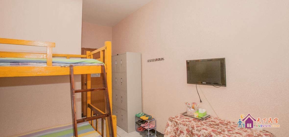 精品男生四人间