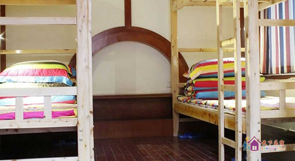 空调女生六人床位房